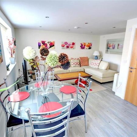 Hotties House - Two-Bed Cottage, Dog-Friendly & Off-Street Parking - Scarborough Exteriér fotografie