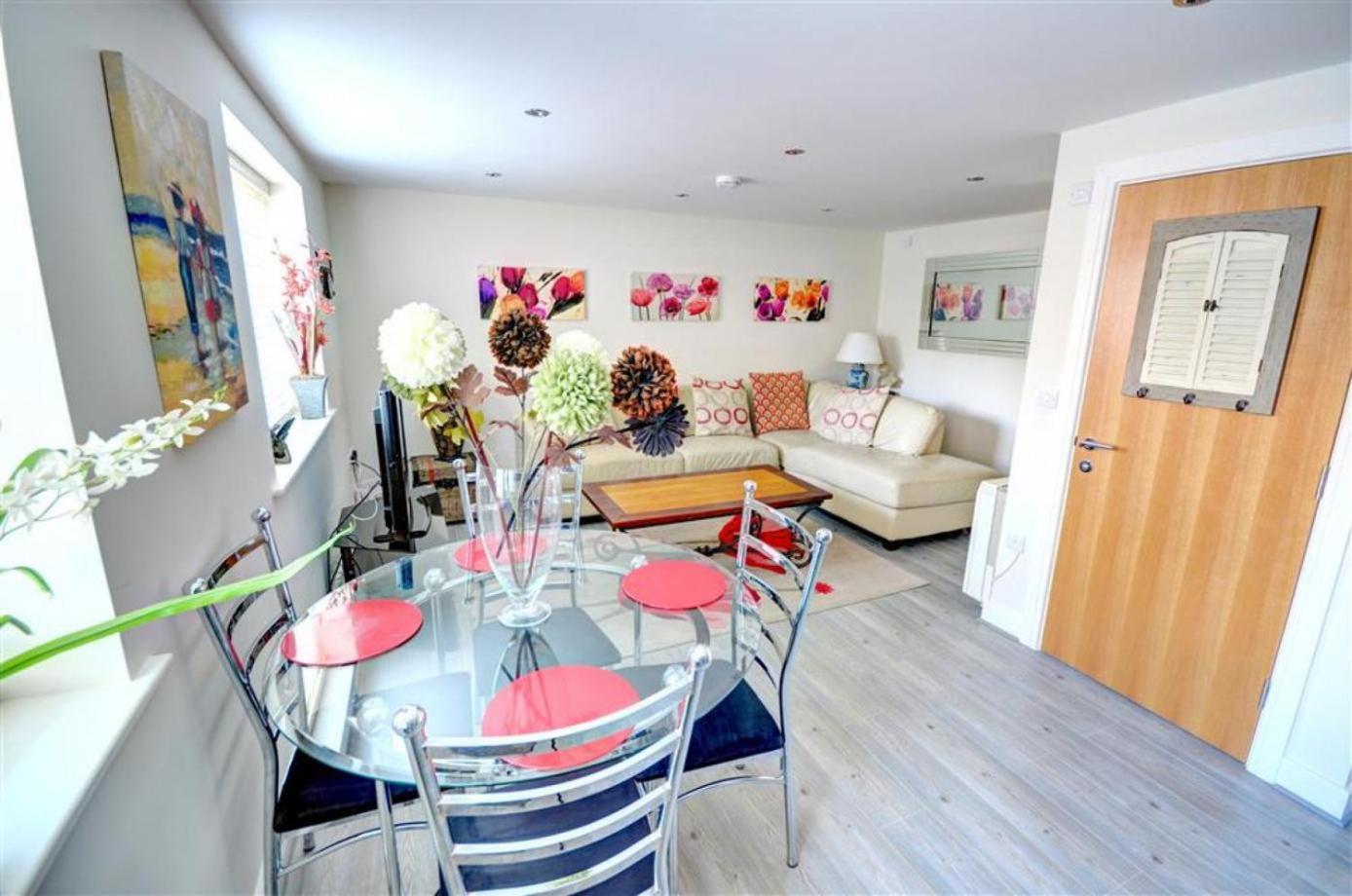 Hotties House - Two-Bed Cottage, Dog-Friendly & Off-Street Parking - Scarborough Exteriér fotografie