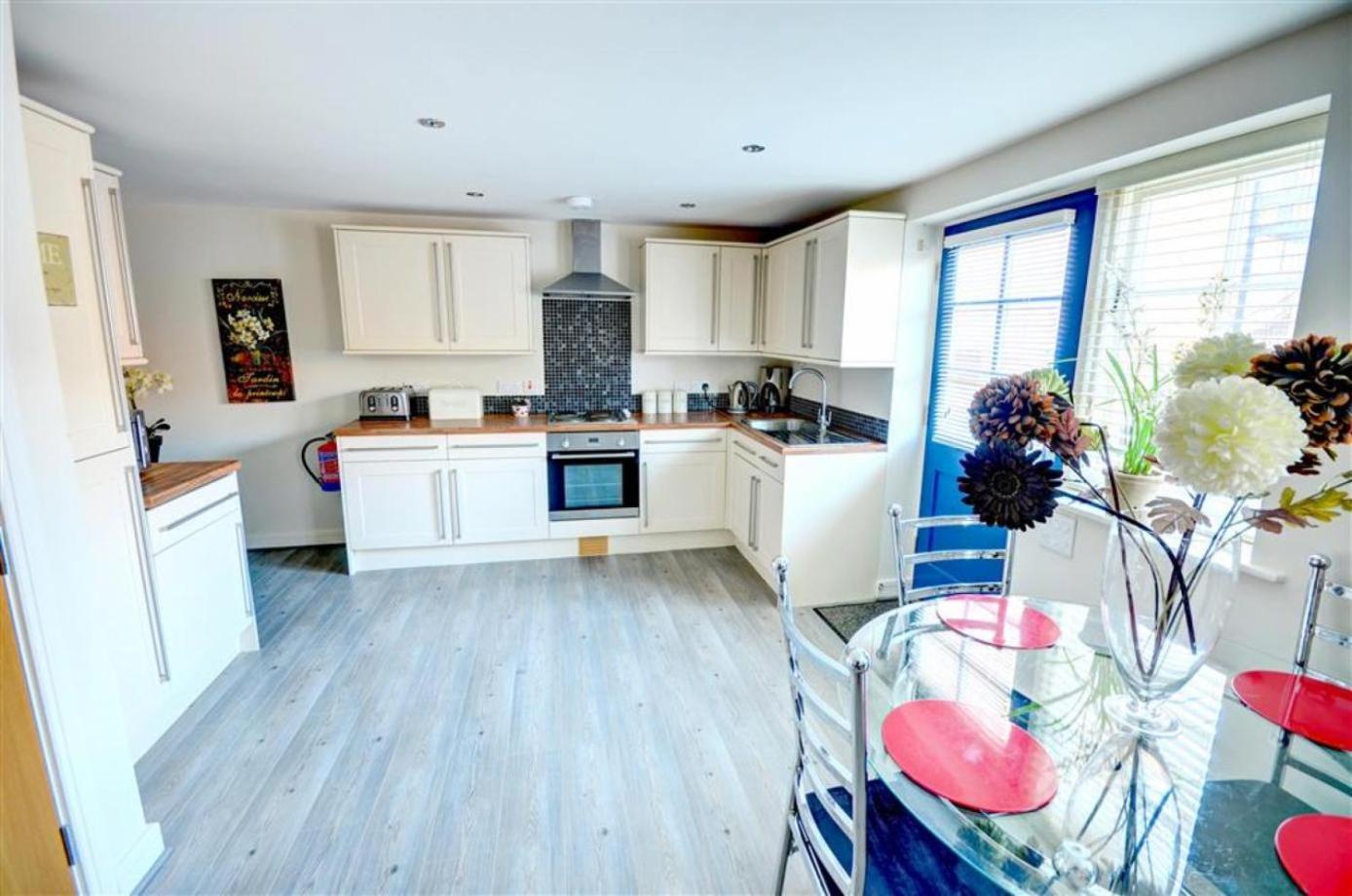 Hotties House - Two-Bed Cottage, Dog-Friendly & Off-Street Parking - Scarborough Exteriér fotografie