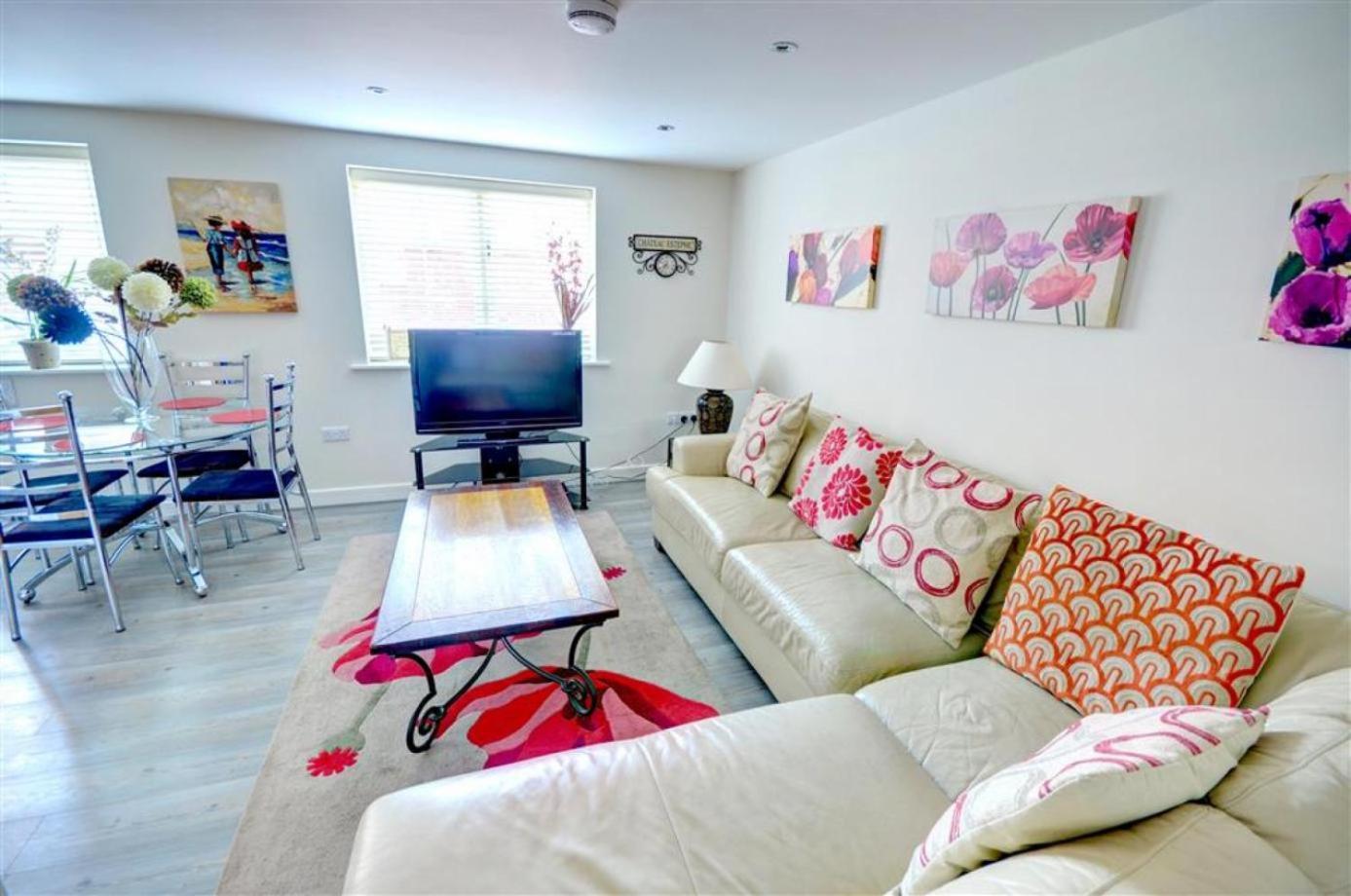 Hotties House - Two-Bed Cottage, Dog-Friendly & Off-Street Parking - Scarborough Exteriér fotografie